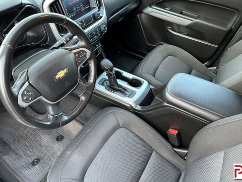 Used 2022 Chevrolet Colorado LT w/ LT Convenience Package image 10