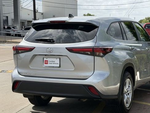 Certified 2024 Toyota Highlander LE AWD/4WD image 7