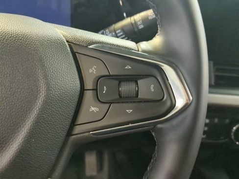 Used 2025 Chevrolet Trax LT w/ LT Convenience Package image 25