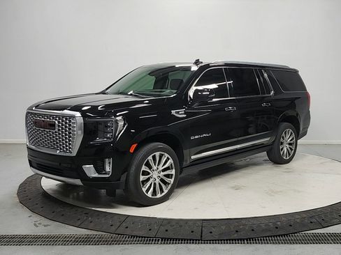 Used 2021 GMC Yukon XL Denali AWD/4WD image 3