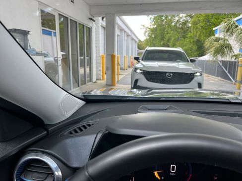 Used 2025 Chevrolet Trax LT w/ LT Convenience Package image 34