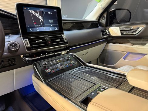 Used 2021 Lincoln Navigator Black Label image 28