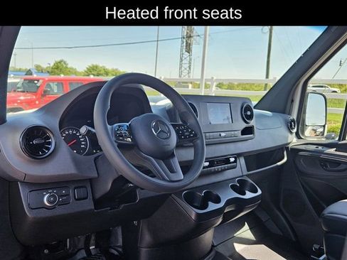 Used 2024 Mercedes-Benz Sprinter 2500 image 14