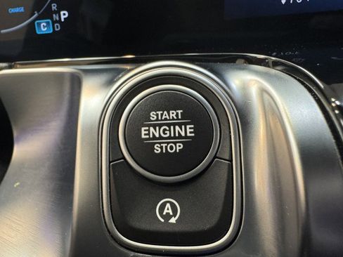 Certified 2025 Mercedes-Benz GLB 250 image 24