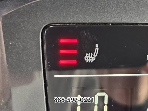 Used 2022 Volkswagen Tiguan SE image 22