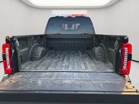 Used 2023 Ford F350 Lariat image 13
