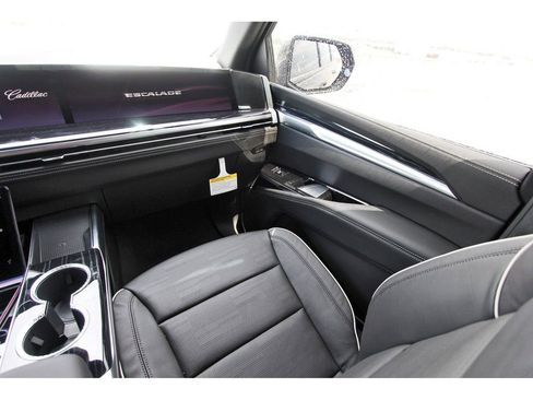 New 2026 Cadillac Escalade ESV Sport AWD/4WD image 10