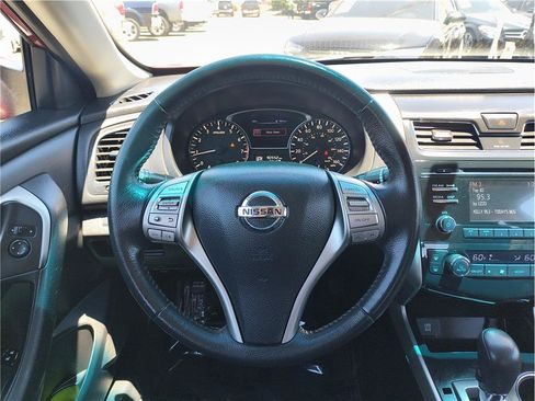 Used 2015 Nissan Altima 2.5 SV FWD image 7