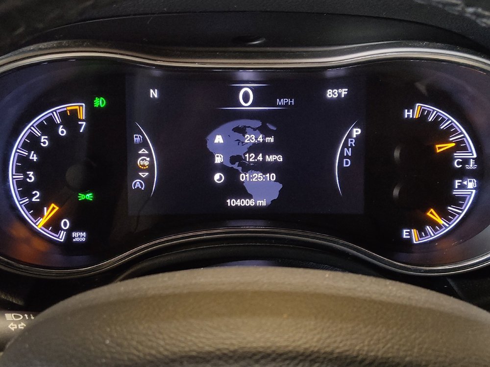 Used 2020 Jeep Grand Cherokee Laredo AWD/4WD image 23