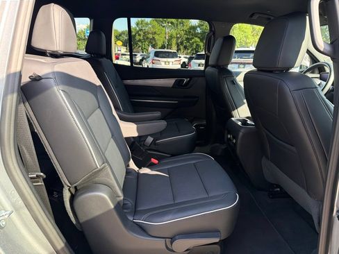 Used 2026 Buick Enclave Preferred AWD/4WD image 12