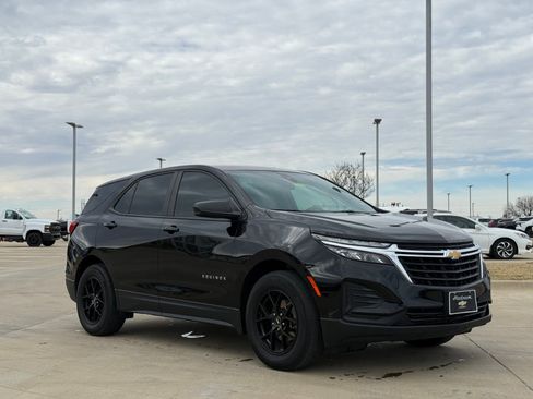 Certified 2023 Chevrolet Equinox LS image 1