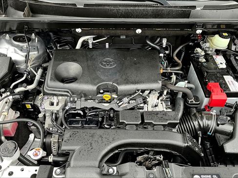 Used 2021 Toyota RAV4 LE image 31