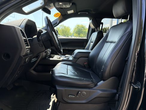 Used 2019 Ford Expedition Max XLT w/ Equipment Group 202A AWD/4WD image 16
