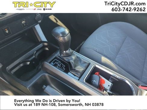 Used 2016 Toyota Tacoma TRD Off-Road image 29