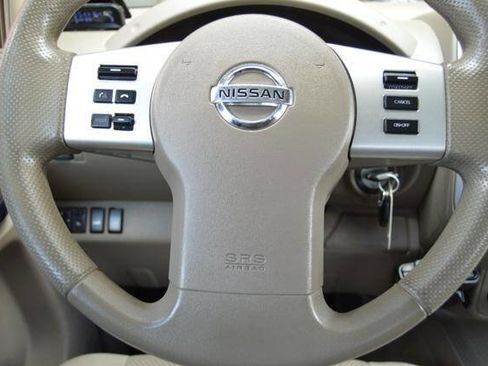 Used 2013 Nissan Frontier SV AWD/4WD image 18