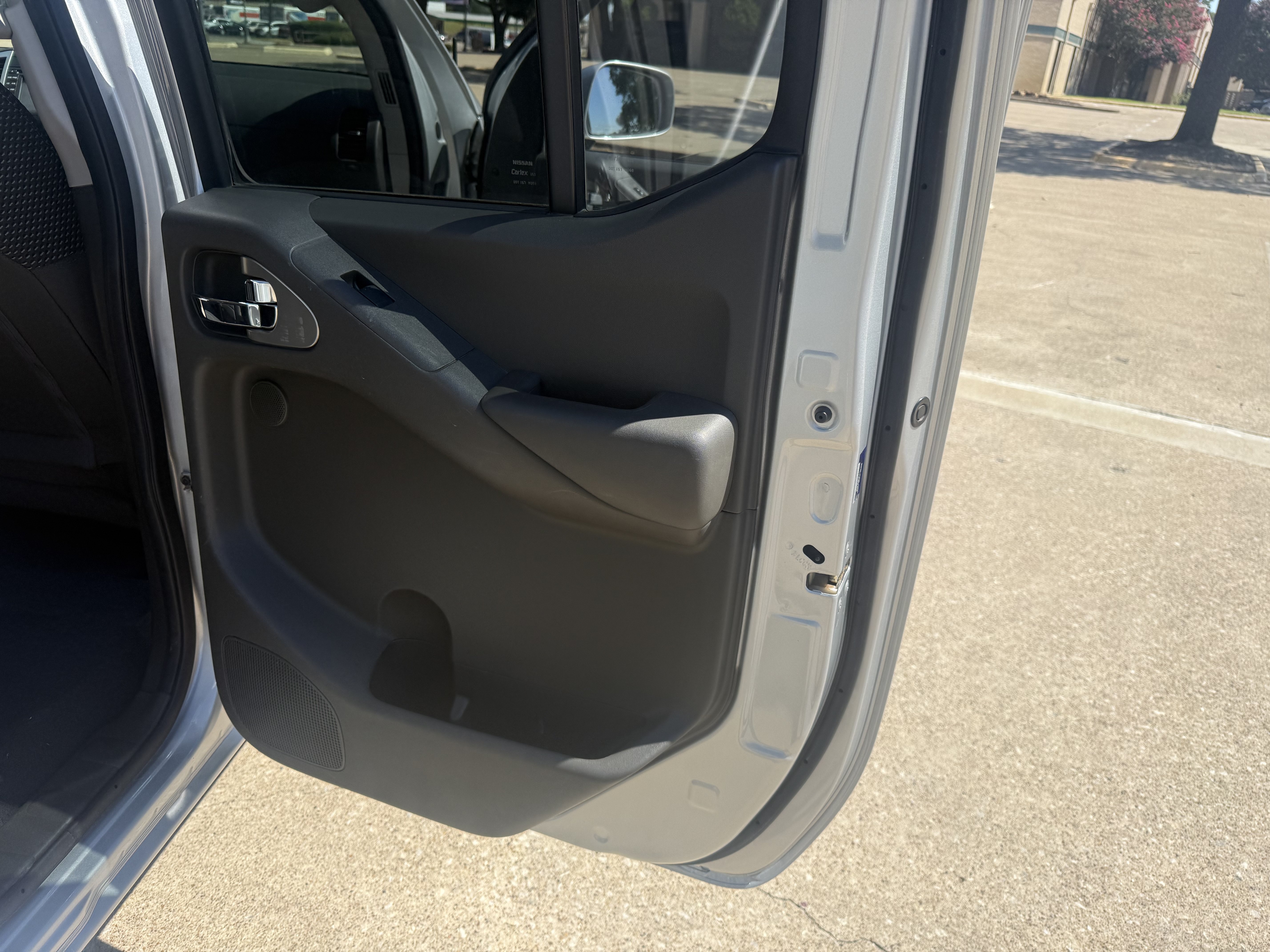 Used 2018 Nissan Frontier PRO-4X AWD/4WD image 12
