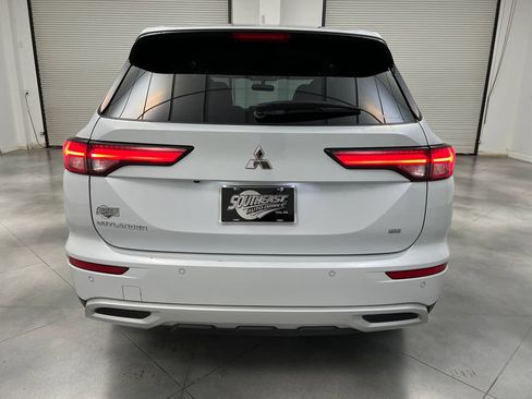 Used 2024 Mitsubishi Outlander SE AWD/4WD image 8