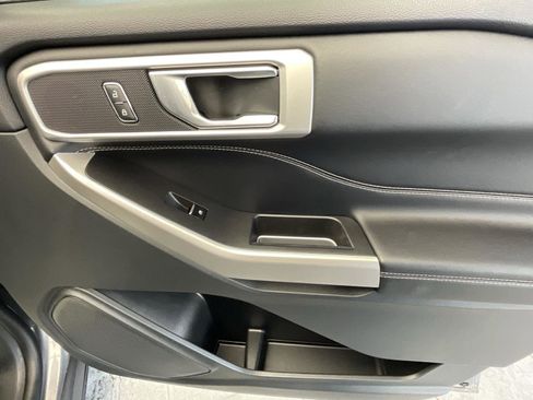 Used 2023 Ford Explorer XLT w/ Equipment Group 202A image 9