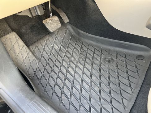 Certified 2025 Mercedes-Benz GLB 250 image 17