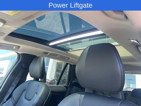 Used 2017 Volvo XC90 T5 Momentum w/ Vision Package image 15