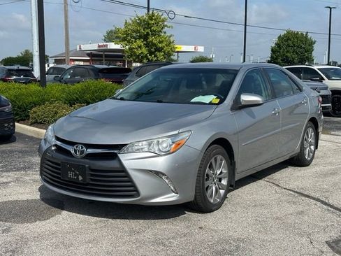 Used 2015 Toyota Camry XLE FWD image 3