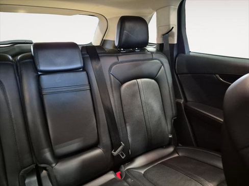 Certified 2021 Lincoln Nautilus Reserve w/ Equipment Group 202A image 18