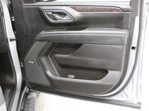 Used 2023 Chevrolet Tahoe Z71 w/ Luxury Package AWD/4WD image 40