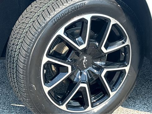 Used 2024 Chevrolet Tahoe RST w/ Luxury Package RWD image 18