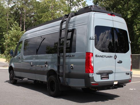 Used 2024 Mercedes-Benz Sprinter 3500 image 7