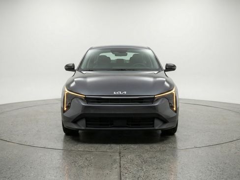 Used 2025 Kia K4 LXS image 2