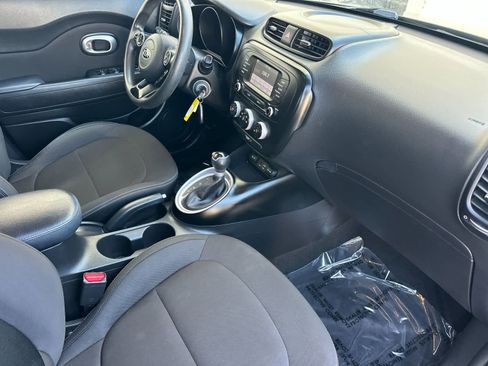 Used 2019 Kia Soul FWD image 17