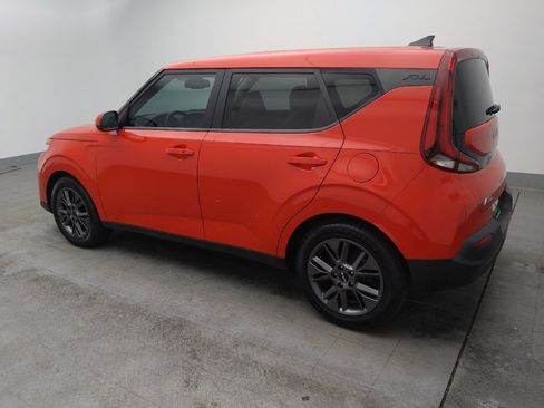 Used 2022 Kia Soul EX image 3