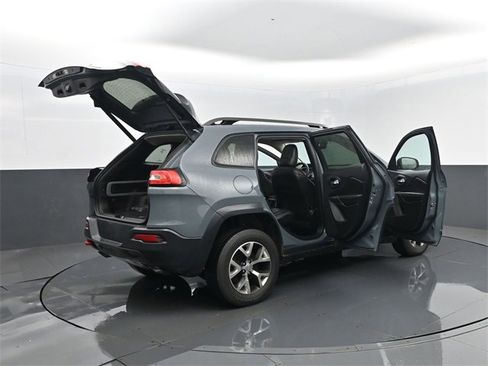 Used 2015 Jeep Cherokee Trailhawk w/ Comfort/Convenience Group image 33