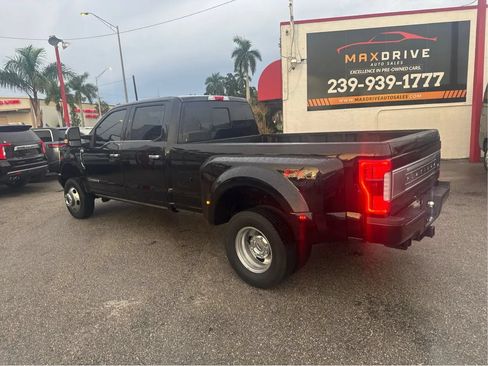 Used 2019 Ford F350 Platinum w/ Platinum Ultimate Package AWD/4WD image 7