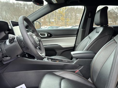 Certified 2024 Jeep Compass Limited image 13