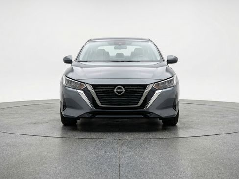 Used 2025 Nissan Sentra SV FWD image 2