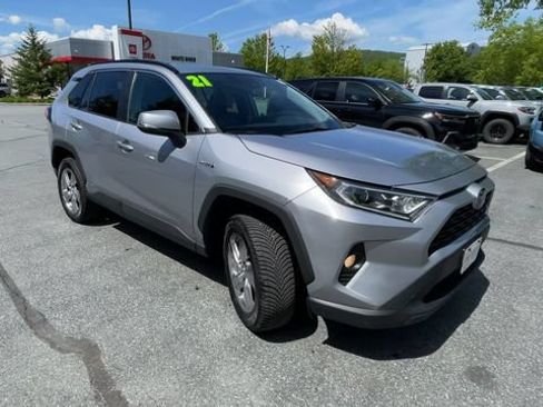 Certified 2021 Toyota RAV4 XLE Premium AWD/4WD image 2