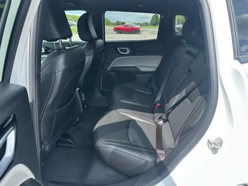 Used 2023 Jeep Compass Limited AWD/4WD image 10