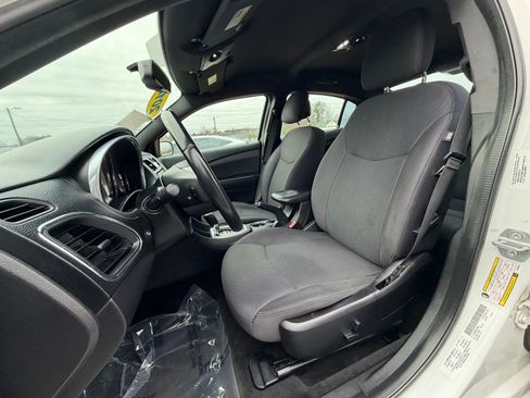 Used 2014 Chrysler 200 Touring image 20