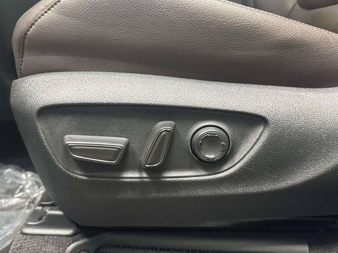 Used 2023 Toyota Sienna Platinum AWD/4WD image 17