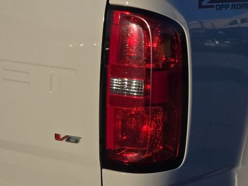 Used 2022 Chevrolet Colorado Z71 w/ Safety Package image 9