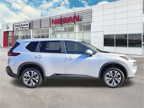 Certified 2023 Nissan Rogue SV image 3