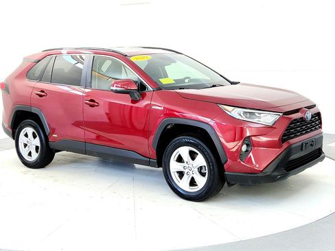 Certified 2019 Toyota RAV4 XLE w/ Convenience Package image 7