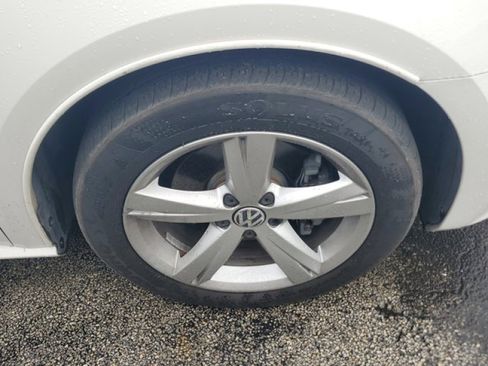 Used 2015 Volkswagen Passat 1.8T Limited Edition image 10