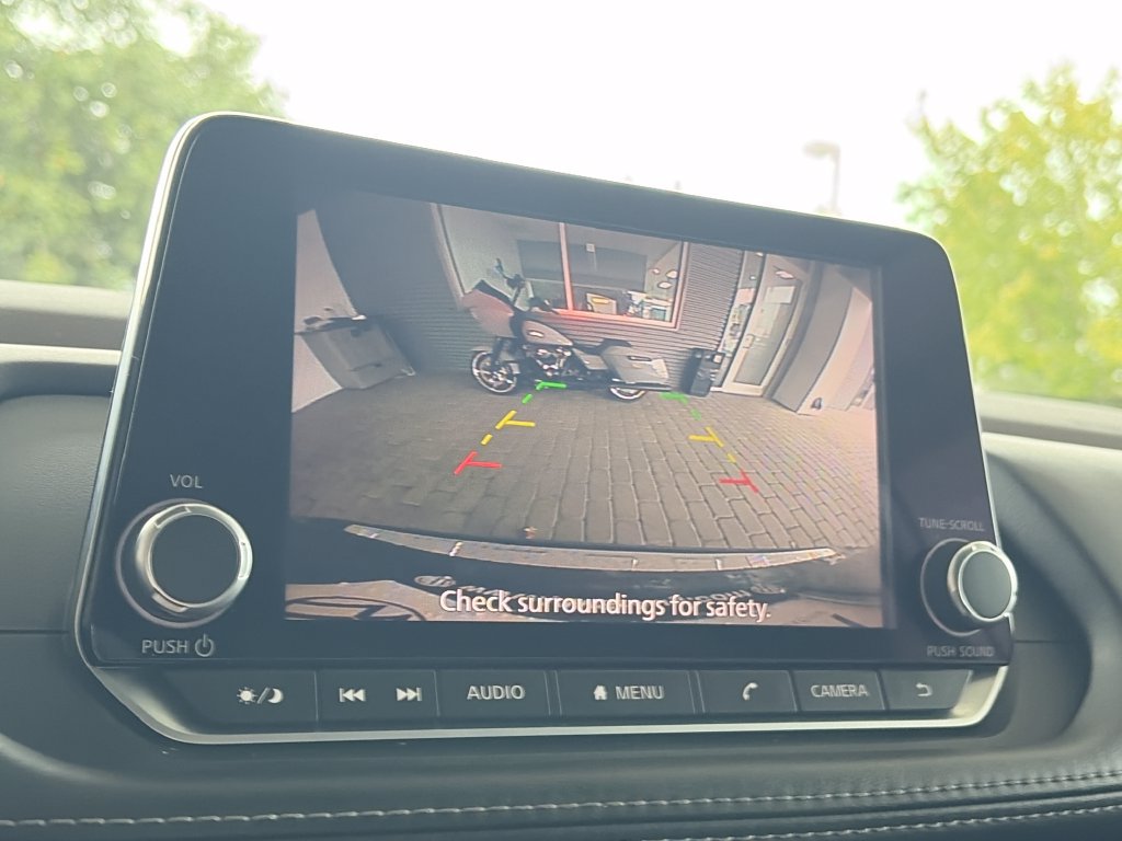Used 2023 Nissan Rogue SV FWD image 21