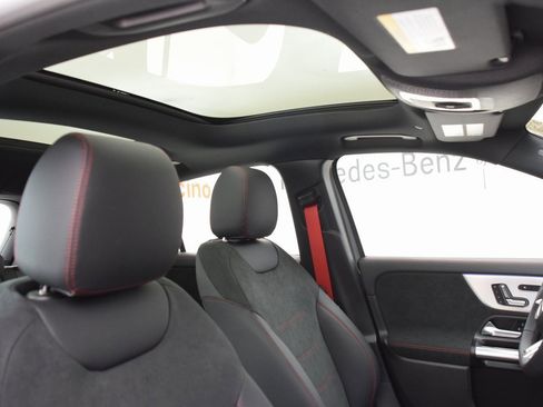 New 2025 Mercedes-Benz GLA 35 AMG 4MATIC image 17