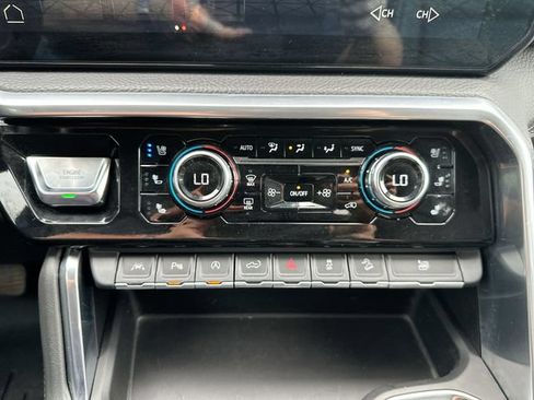 Used 2022 GMC Sierra 1500 Denali w/ Technology Package AWD/4WD image 38