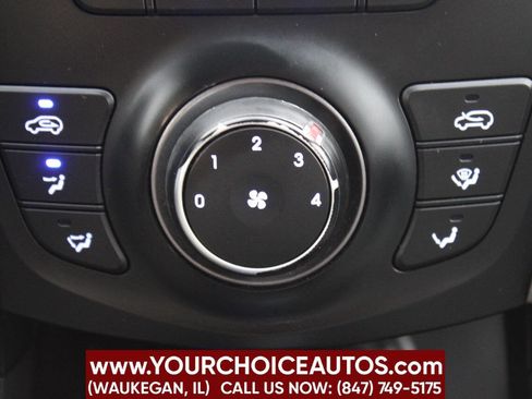 Used 2015 Hyundai Santa Fe Sport image 23