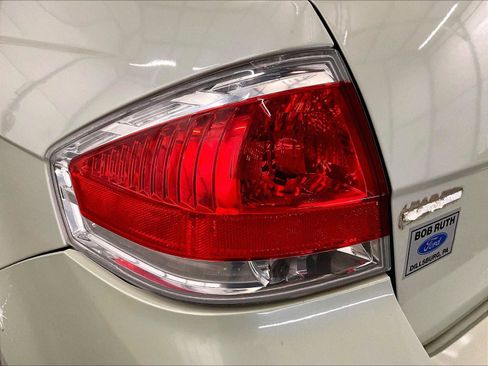 Used 2011 Ford Focus SE FWD image 28