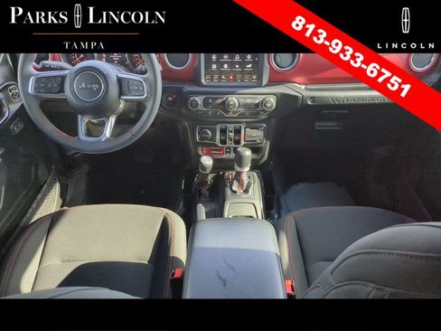 Used 2023 Jeep Wrangler Unlimited Rubicon AWD/4WD image 11